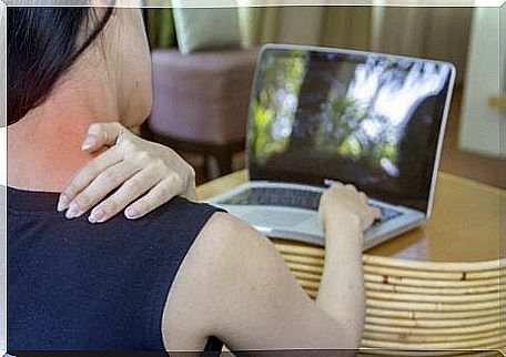 Neck pain in front of a computer.